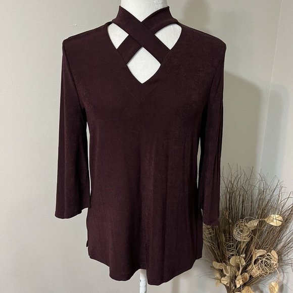 Chico’s Travelers Womens Burgundy 3/4 Sleeve Top Criss Cross Mock Neck Sz 0 / S - Picture 1 of 12